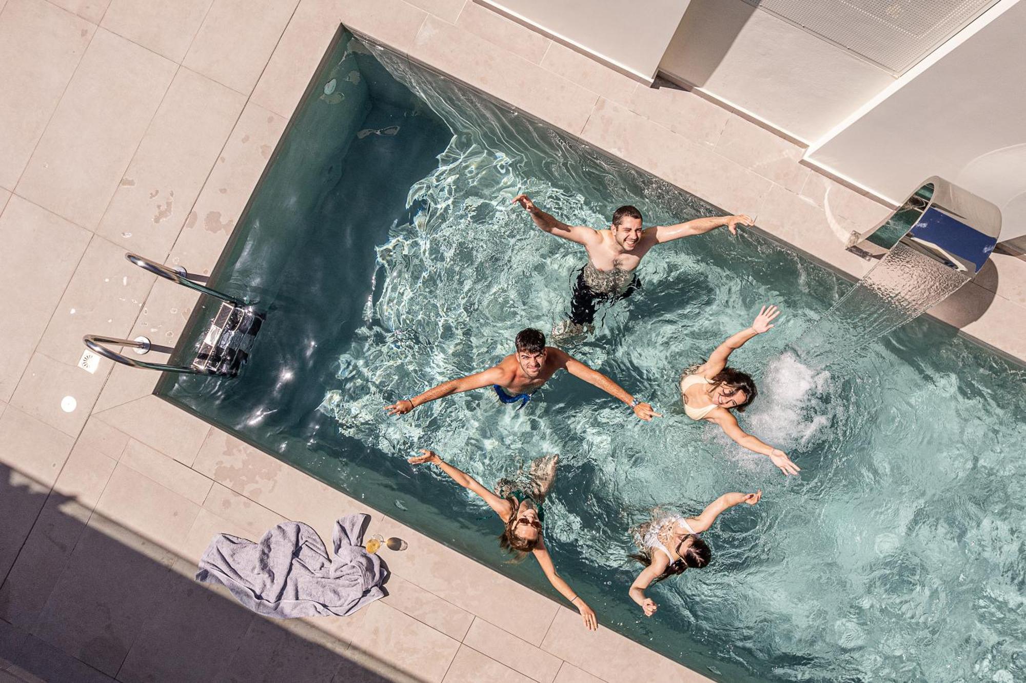 Mossa Concept - Heated Pool